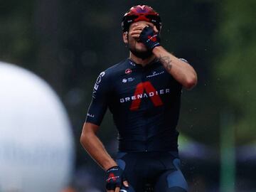 Team Ineos rider Italy&#039;s Filippo Ganna celebrates as he crosses the finish line to win the 5th stage of the Giro d&#039;Italia 2020 cycling race, a 140-kilometer route between Mileto and Camigliatello Silano, on October 7, 2020. (Photo by Luca Bettin