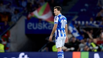 SAN SEBASTIAN, SPAIN - DECEMBER 31: Mikel Oyarzabal of Real Sociedad looks on during the LaLiga Santander match between Real Sociedad and CA Osasuna at Reale Arena on December 31, 2022 in San Sebastian, Spain. (Photo by Ion Alcoba/Quality Sport Images/Getty Images)