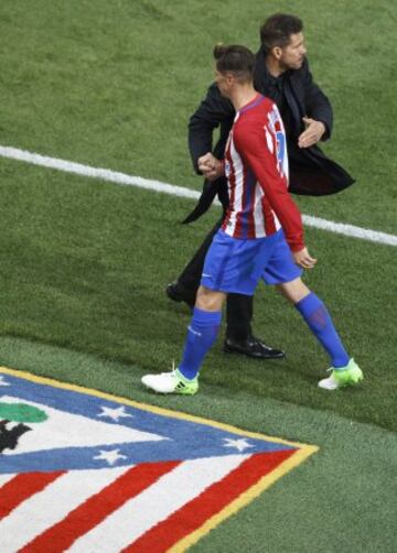 Simeone y Fernando Torres.