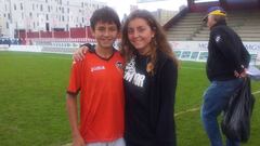 V&iacute;ctor Chust y su hermana Denise, en la etapa del central en la Academia del Valencia. 