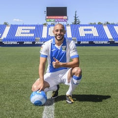 Amrabat, presentado: "El mejor fútbol se juega en España"