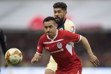 El canterano de los Diablos Rojos, ha desempeñado toda su carrera en el Toluca, donde suma ya 10 años.