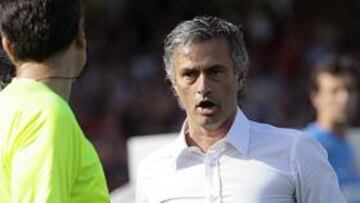 Mourinho admite que insultó a un periodista pero niega que hubiese contacto físico