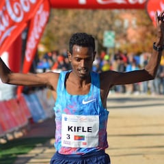 Mechaal termina tercero en la exhibición de Aron Kifle