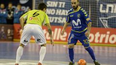 Ricardinho intenta el regate.