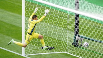 Golazo de Schick: ¡no se veía nada igual desde 1980!