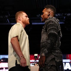 ¿Ayudando al enemigo? De la Hoya le dice a Charlo cómo derrotar a Canelo Álvarez