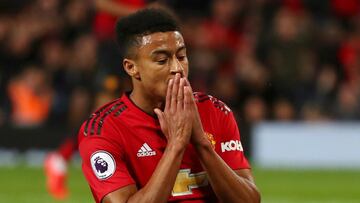 Manchester United: Neville questions Lingard's behaviour