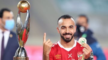 Cairo (Egypt), 27/11/2020.- Al-Ahly player Al Mohamed Magdy celebrates after winning the CAF champion league final soccer match between Al-Ahly and Zamalek at Cairo Stadium in Cairo Egypt, 27 November 2020. (Liga de Campeones, Egipto) EFE/EPA/KHALED ELFIQ