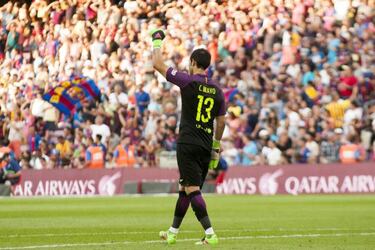 Bravo skips Barça training, City move in the pipeline