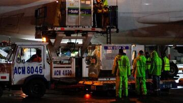 Llegan a México más de 900 mil dosis de AztraZeneca