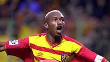 <b>DECISIVO.</b> El Hadji Diouf ha sido fundamental en el cuarto puesto de Senegal en la Copa de África y en el primer puesto del Lens en Francia.