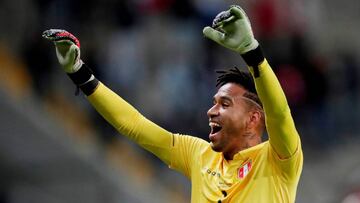 Soccer Football - Copa America Brazil 2019 - Semi Final - Chile v Peru - Arena do Gremio, Porto Alegre, Brazil - July 3, 2019   Peru&#039;s Pedro Gallese celebrates after the match                  REUTERS/Henry Romero