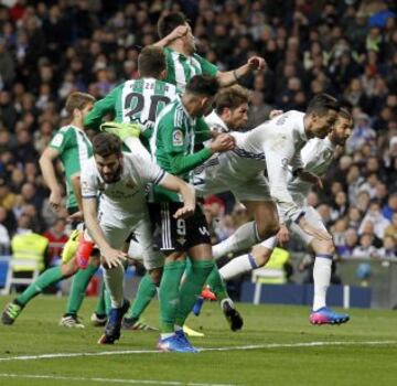 2-1. Sergio Ramos marcó el segundo gol.