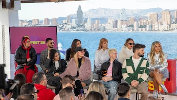 La artista Nebulossa y la presentadora Paula Vázquez durante una rueda de prensa de los 16 artistas del Benidorm Fest 2025, en el Mirador del Castillo, a 27 de enero de 2025, en Benidorm, Alicante (España). Hoy comienza la semana del Benidorm Fest 2025, seis días que culminarán con la coronación de aquella o aquel que sucederá a la artista, Nebulossa y representará a España en Eurovisión 2025. La cuarta edición del Benidorm Fest promete una diversa variedad de ensayos, ruedas de prensa, programas previos y post, y tres galas. Las semifinales serán el día 28 y 30 de enero, y la gran final se celebrará el día 1 de febrero.
27 ENERO 2025
Joaquín Reina / Europa Press
27/01/2025