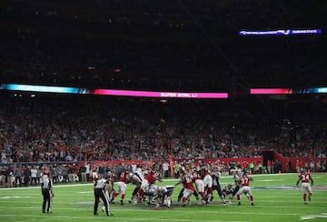 Stephen Gostkowski, kicker de los New England Patriots, anotó un FG de 41 yardas para poner el 21 - 3 con el que nos marchamos al descanso.