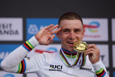 Evenepoel campeón del mundo de contrarreloj.