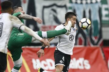 Matías Donoso casi le apunta al rostro de Zaldivia.