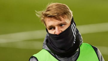 dep 33 nueva MADRID, SPAIN - JANUARY 02: (BILD ZEITUNG OUT) Martin Odegaard of Real Madrid CFlooks onduring the La Liga Santander match between Real Madrid and RC Celta at Estadio Santiago Bernabeu on January 2, 2021 in Madrid, Spain. Sporting stadiums ar