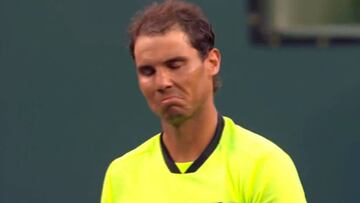 La cara de irritación Nadal con el último revés a la línea de Federer