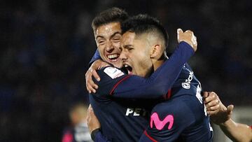 Un autogol de Mauricio Zenteno a falta de seis minutos le dio el triunfo a los azules ante Iquique, resultado que los sacó de la zona de descenso.