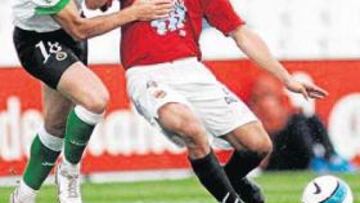 <b>LA HISTORIA AL REVÉS. </b>Colsa parece no tener posibilidades de atar a Calvo. No fue esa la verdadera historia de la goelada de ayer.