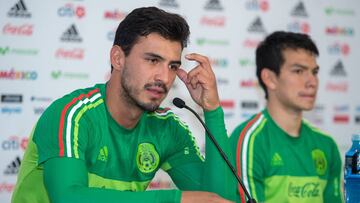 A pesar de las críticas que ha recibido, el defensa de las Chivas, Oswaldo Alanís defendió el trabajo individual que pretende realizar el estratega colombiano.