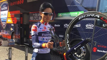 Nishimura, primer corredor que abandona el Giro 2019.