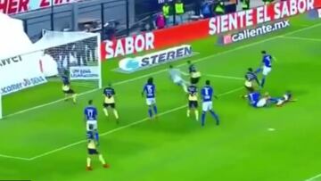 Las 4 ocasiones que no pudo concretar Mora ante América