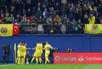 1-0. Cazorla celebró el primer gol.