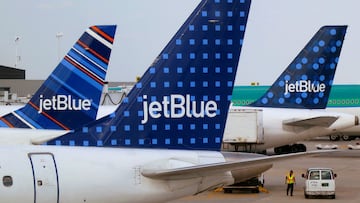 A flight attendant for American company JetBlue has gone viral thanks to his original safety demonstration that caught the attention of passengers.