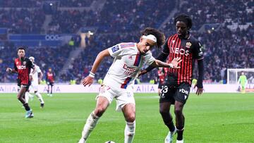 27 Malo GUSTO (ol) - 23 Jordan LOTOMBA (ogcn) during the Ligue 1 Uber Eats match between Lyon and Nice at Groupama Stadium on November 11, 2022 in Lyon, France. (Photo by Philippe Lecoeur/FEP/Icon Sport via Getty Images) - Photo by Icon sport