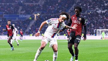 27 Malo GUSTO (ol) - 23 Jordan LOTOMBA (ogcn) during the Ligue 1 Uber Eats match between Lyon and Nice at Groupama Stadium on November 11, 2022 in Lyon, France. (Photo by Philippe Lecoeur/FEP/Icon Sport via Getty Images) - Photo by Icon sport