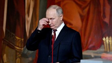 Russian President Vladimir Putin attends the Orthodox Easter service at the Cathedral of Christ the Saviour in Moscow, Russia, May 5, 2024. Sputnik/Pavel Bednyakov/Pool via REUTERS  ATTENTION EDITORS - THIS IMAGE WAS PROVIDED BY A THIRD PARTY.