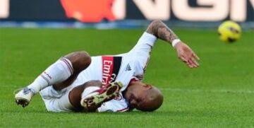 El volante holandés sufrió el corte del tendón de Aquiles el año 2012, defendiendo al Milan, en la liga de Italia.