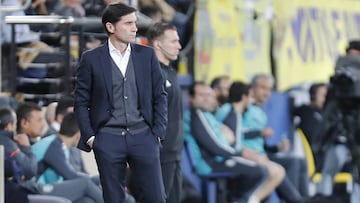 Marcelino en el estadio de La Cer&aacute;mica.