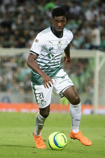 Djaniny Tavares, transferencias al Al-Ahli