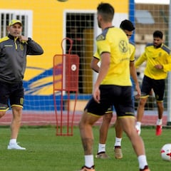 Paco Jémez se estrenó como nuevo entrenador de Las Palmas
