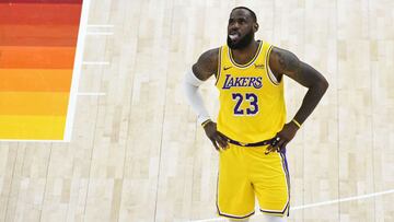 LeBron James, durante el partido de la NBA que ha enfrentado a Utah Jazz y Los Angeles Lakers.