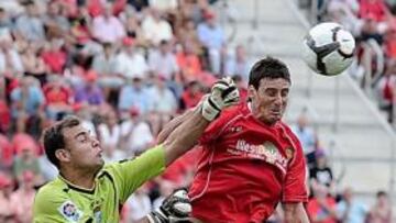 <b>AFECTADOS. </b>Renan, del Xerez (en Ley Concursal), y Aduriz, del Mallorca, que podría entrar en breve.