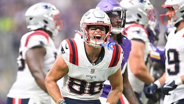 MINNEAPOLIS, MINNESOTA - AUGUST 16: Efton Chism III #86 of the New England Patriots celebrates after a first down reception during the second quarter of the NFL Preseason 2025 game against the Minnesota Vikings at U.S. Bank Stadium on August 16, 2025 in Minneapolis, Minnesota. Stephen Maturen/Getty Images/AFP (Photo by Stephen Maturen / GETTY IMAGES NORTH AMERICA / Getty Images via AFP)