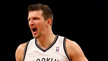 Mirza Teletovic, durante su etapa en los Nets