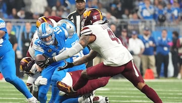 Jared Goff fue interceptado tres veces en la Ronda Divisional en contra de Commanders.