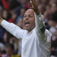 El Sporting llega a Elche con José Alberto muy discutido