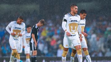 Jugadores de Pumas durante el partido contra el Celta de Vigo.