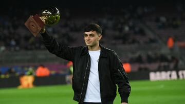 18/12/21 PARTIDO PRIMERA DIVISION
BARCELONA - ELCHE
PEDRI OFRECE SU TROFEO GOLDEN BOY