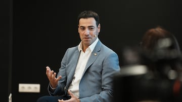 El candidato del PNV a Lehendakari, Imanol Pradales, durante un encuentro con lectores del peri¨®dico ¡®Deia¡¯, en la antigua Alh¨®ndiga de Barakaldo, a 19 de marzo de 2024, en Barakaldo, Vizcaya, Euskadi (Espa?a). Durante el encuentro, Pradales ha atendido a una selecci¨®n de preguntas de distinta ¨ªndole sobre temas que preocupan hoy a la sociedad como son el empleo, la salud o la juventud, entre muchos otros.
19 MARZO 2024;BARAKALDO;PNV;IMANOL PRADALES;LECTORES PERI?DICO DEIA
H.Bilbao / Europa Press
19/03/2024
