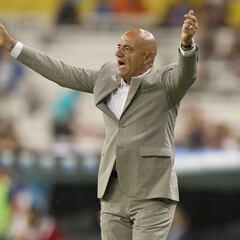 “Que no tiene, madre, que Pumas no tenga un centro delantero”