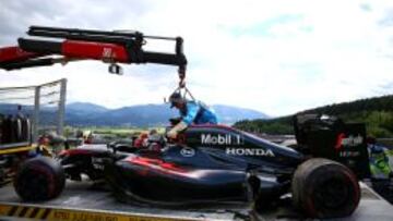 El coche de Alonso, después del accidente de Austria.