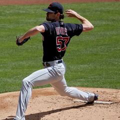 Shane Bieber impone nueva marca en MLB con cuatro duelos de 10 ponches